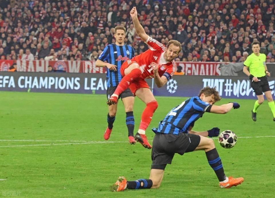 开云中国-赛前阿森纳备战法国杯赛前拜仁慕尼黑备战欧超杯，赛后拜仁慕尼黑回应争议直接炸裂