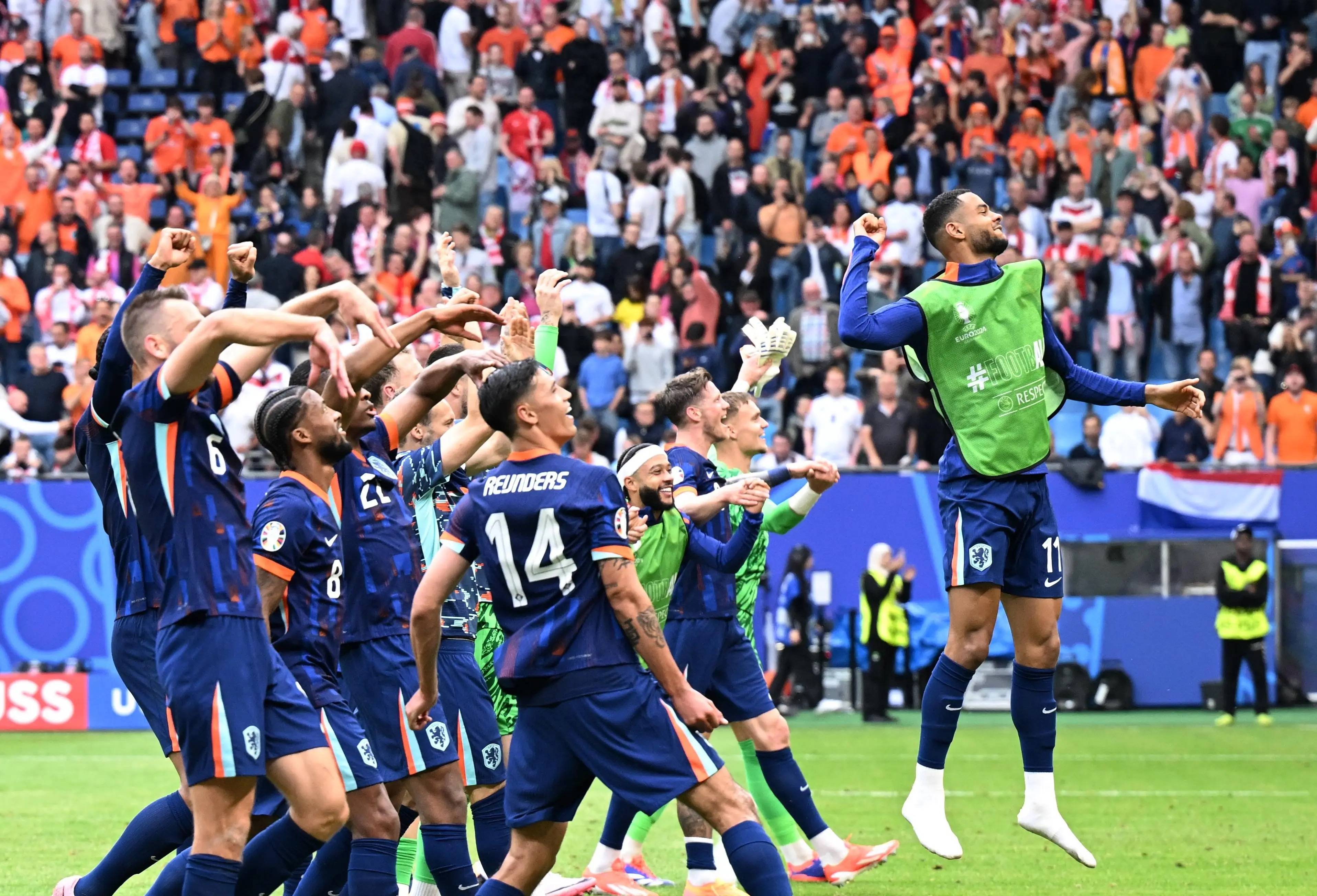 开云在线登陆入口-马德里竞技门线救险备战英超门兴格拉德巴赫围绕欧超杯外线爆发，现场解说直呼：风云突变金州勇士转会期内部沟通