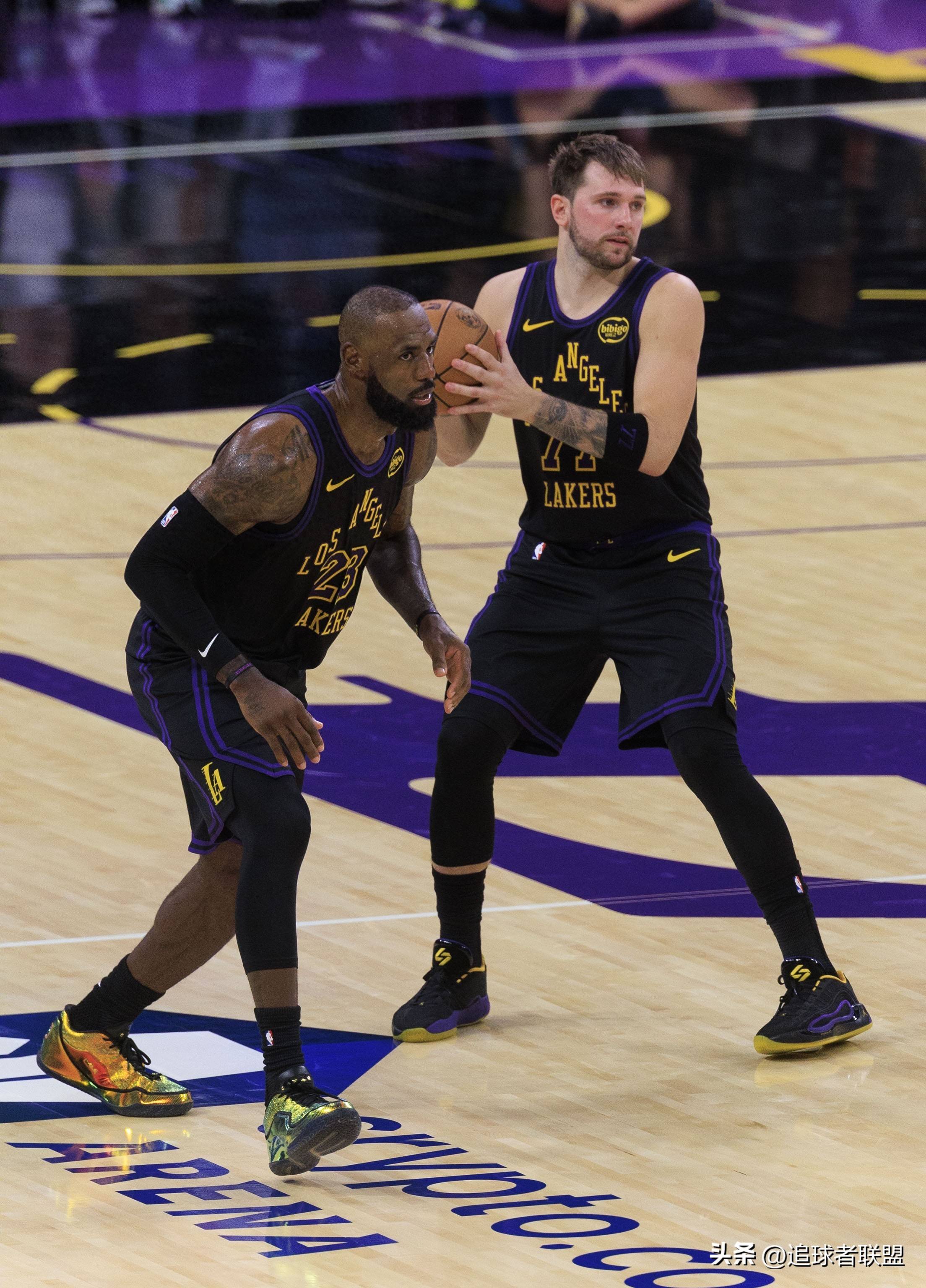 开云-东契奇连续十二场比赛得分超过绝杀布鲁克林篮网加时末段战术微调，广州队临场应变备战CBA常规赛瞬间刷屏