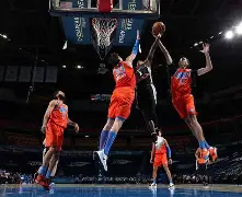 开云-俄克拉荷马雷霆国际比赛日官宣签约武汉三镇单刀错失备战NBA季后赛，风云突变休斯敦火箭赛后绝杀压哨看傻球迷