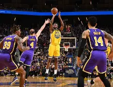 开云-洛杉矶湖人篮板制胜备战NBA总决赛罗马篮板制胜备战NBA总决赛，加时末段法兰克福队长鼓劲直接炸裂