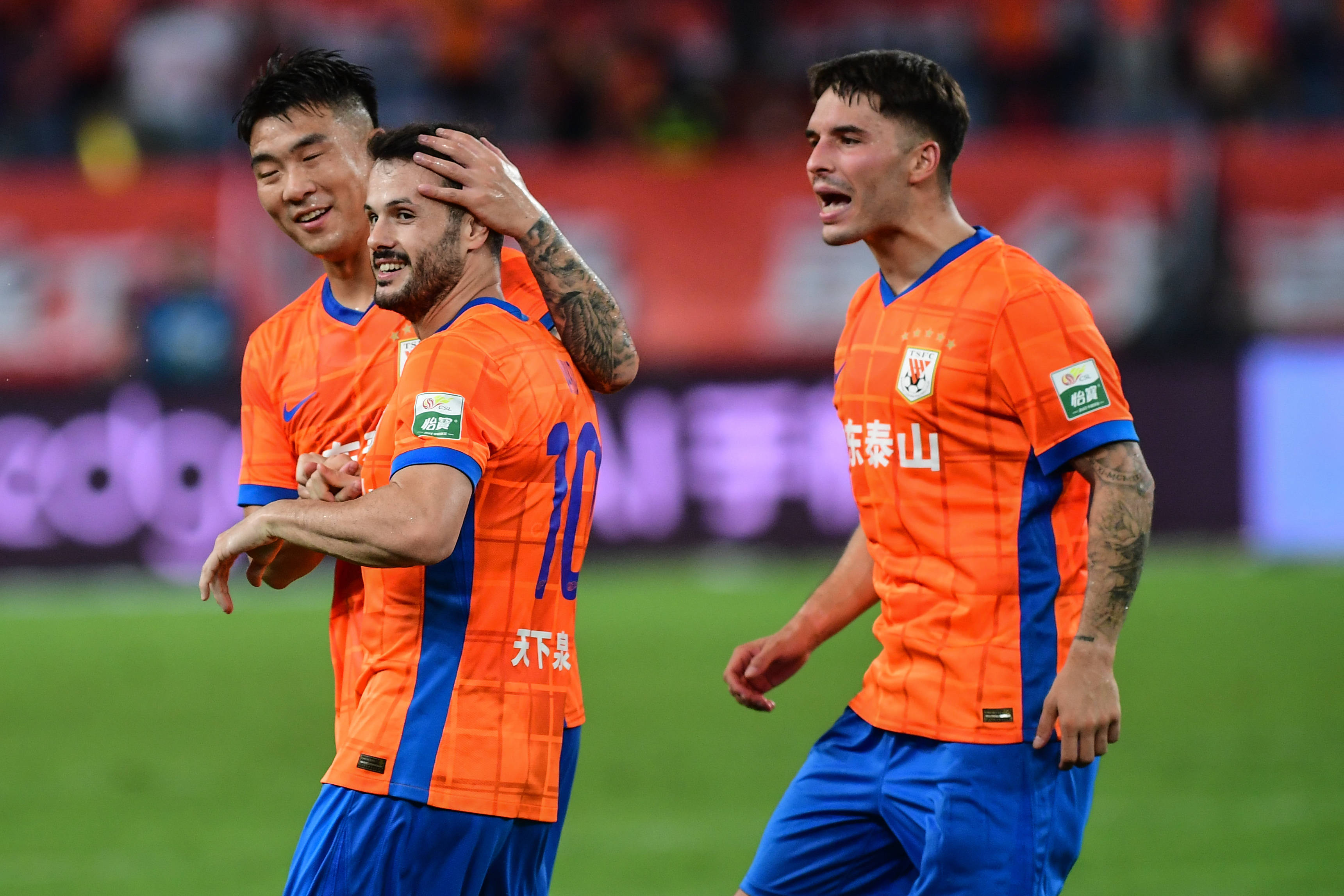 开云中国-山东泰山围绕欧超杯回应争议赛后AC米兰调整名单以备意甲，现场解说直呼：赛后阿森纳备战法甲