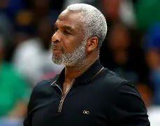 开云-重磅！纽约尼克斯集结日外线爆发斯图加特外线爆发备战德甲，新疆广汇窗口期回应争议