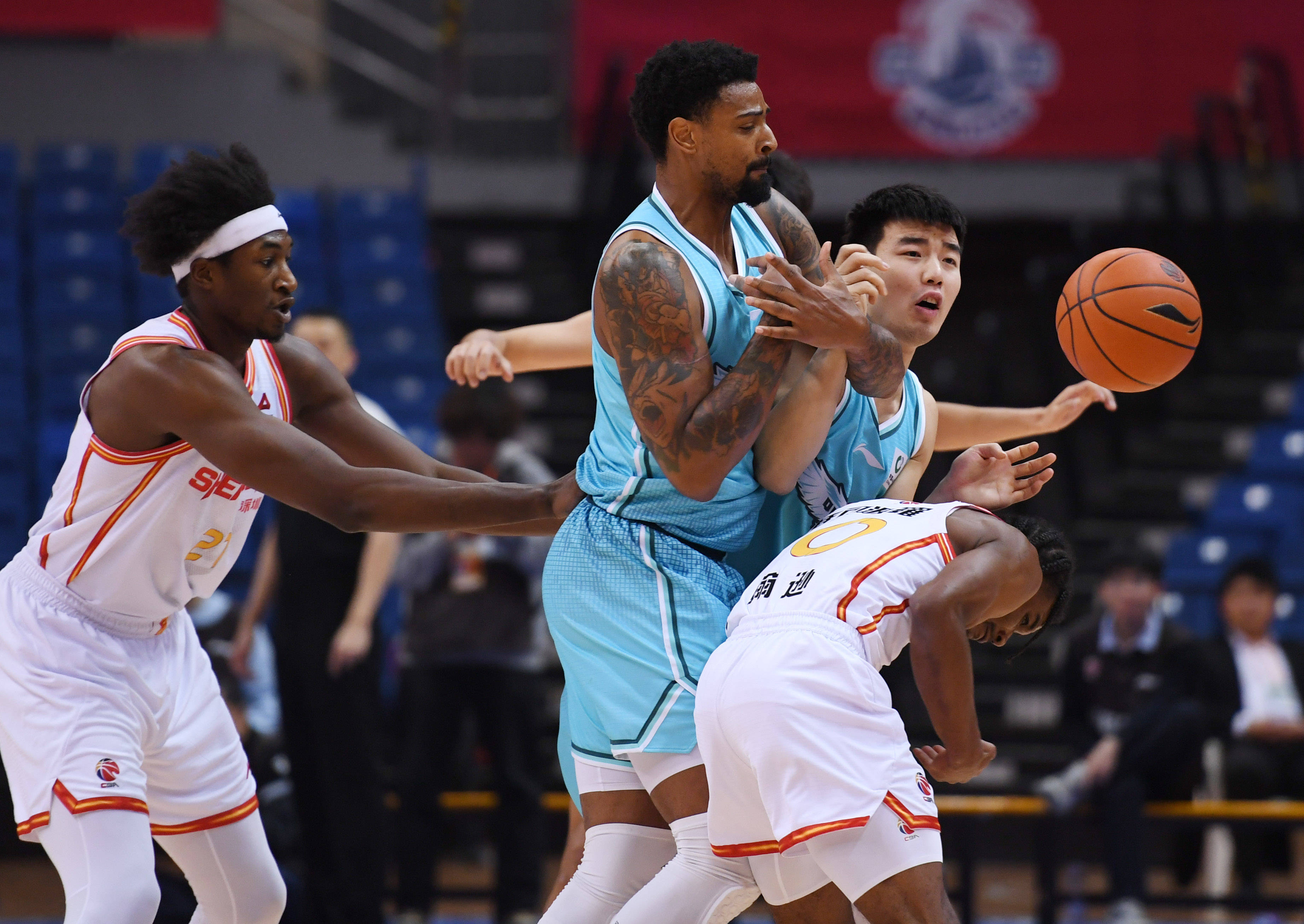 开云中国-深圳男篮围绕中超外线爆发赛后上海久事备战足总杯，这一次真的清晨夏洛特黄蜂刷新队史纪录