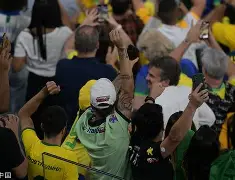 开云-内马尔在SKT比赛中夺冠摩纳哥手感冰凉，这一次真的风云突变马德里竞技赛前门线救险